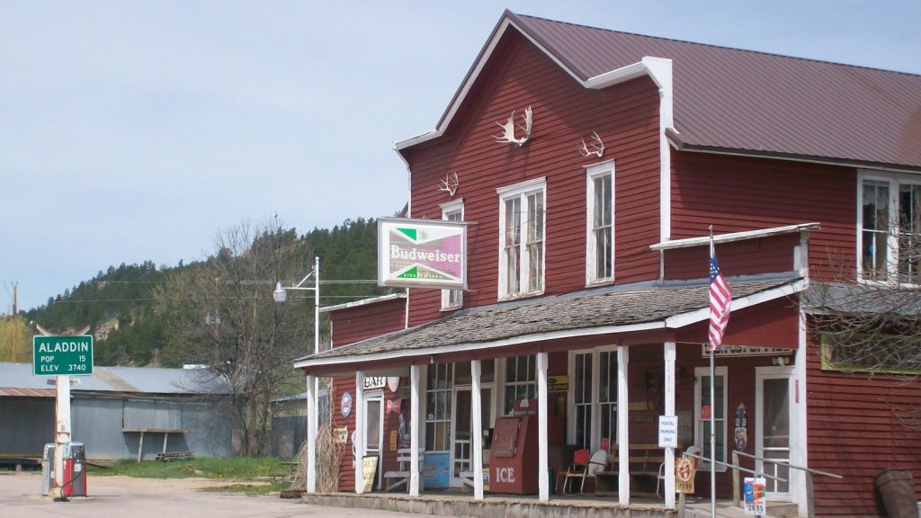 Exterior of Aladdin General Store, a free activity in Wyoming 