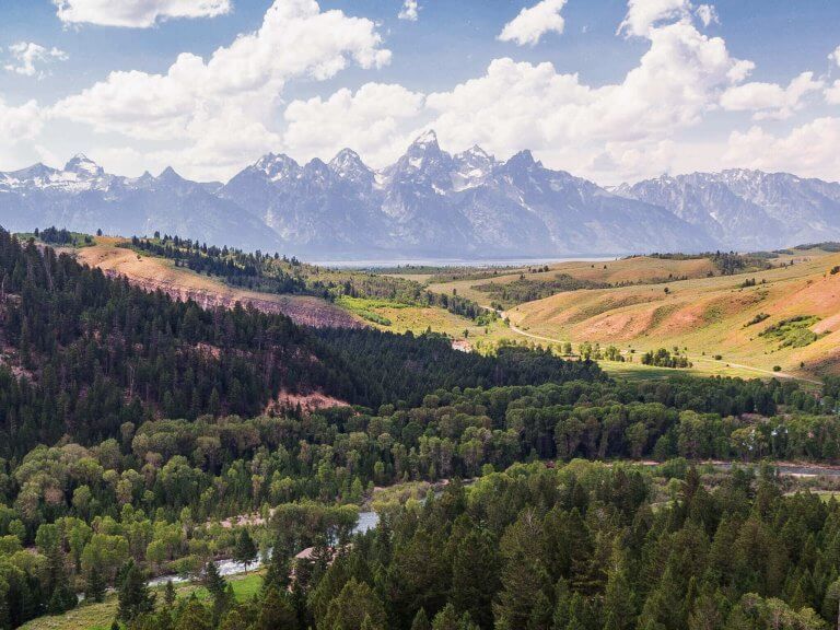 Grand Teton National Park, a popular place for hikers looking for things to do, offering stunning views of Wyoming.